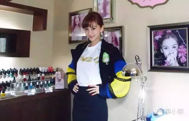 红绿搭配的美甲新年,同学会装b的最高境界