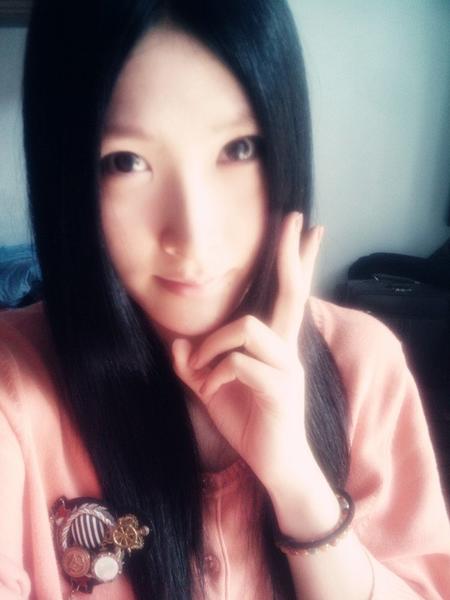 一群人玩的游戏手机,一群玩手机的人