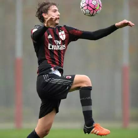 ［综述］今日新闻点滴之20160218——三十年贝氏米兰