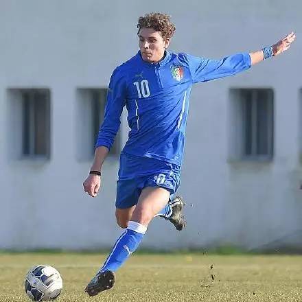 ［综述］今日新闻点滴之20160218——三十年贝氏米兰