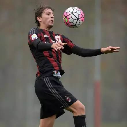 ［综述］今日新闻点滴之20160218——三十年贝氏米兰