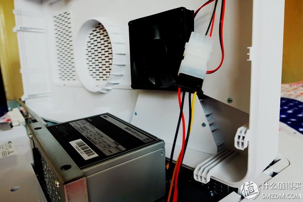 【良心定价的网吧利器，槽点需改进】惠科HKCX320曲面一体机拆机、升级配件及评测