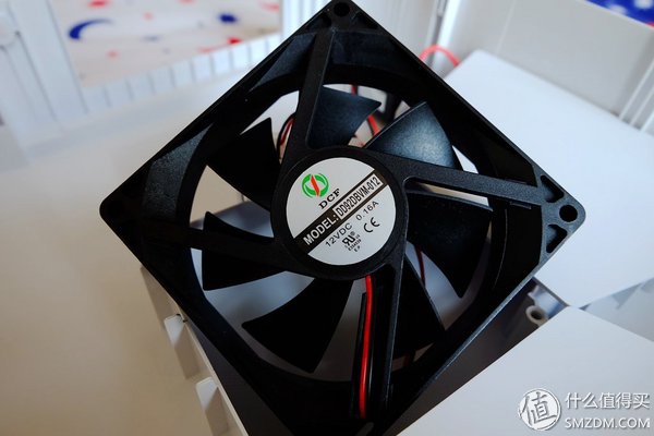 【良心定价的网吧利器，槽点需改进】惠科HKCX320曲面一体机拆机、升级配件及评测