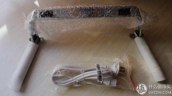 【良心定价的网吧利器，槽点需改进】惠科HKCX320曲面一体机拆机、升级配件及评测