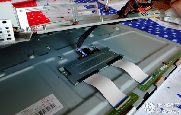 【良心定价的网吧利器，槽点需改进】惠科HKCX320曲面一体机拆机、升级配件及评测