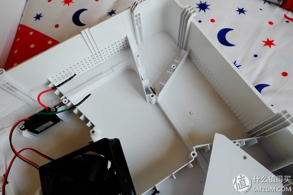 【良心定价的网吧利器，槽点需改进】惠科HKCX320曲面一体机拆机、升级配件及评测