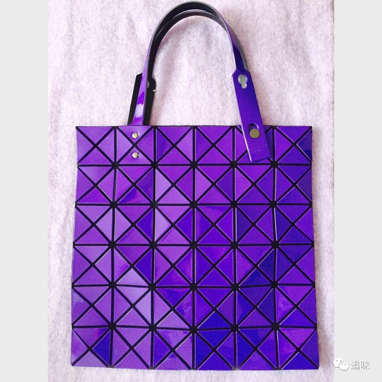 如果一年只能买一双跑鞋怎么选,如果一年只买一个包你会买哪个