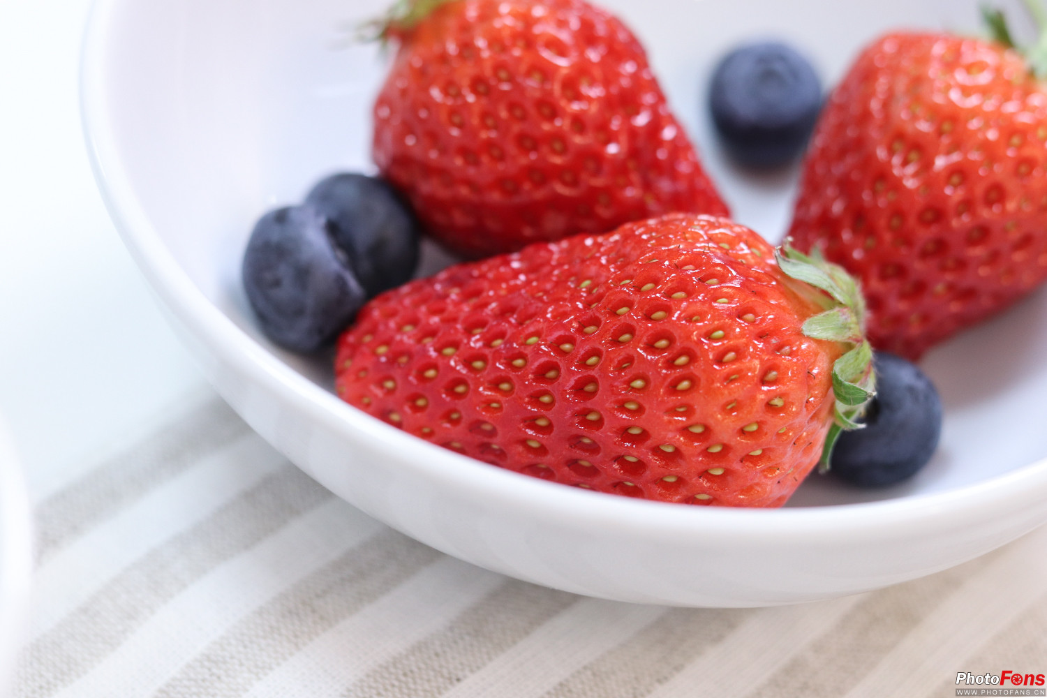 佳能eos77d镜头挑选,小白摄影入门了解佳能77d