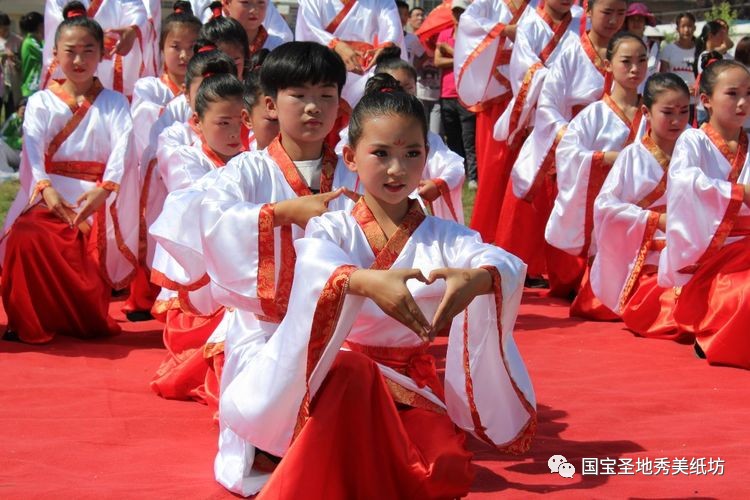 运动风青春活力四射,青春活力满满的运动气息扑面而来