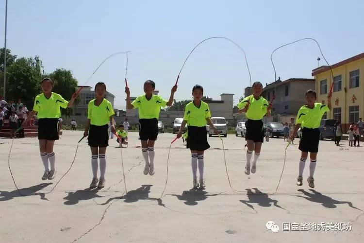 运动风青春活力四射,青春活力满满的运动气息扑面而来