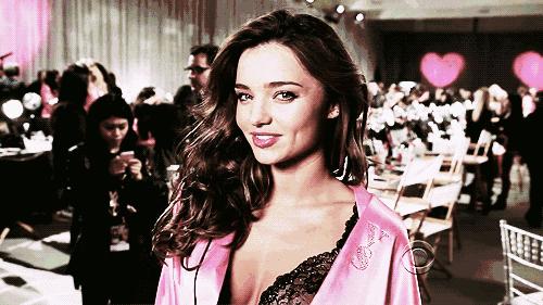 适合入手的入门级奢侈手袋,去繁从简的极简魅力