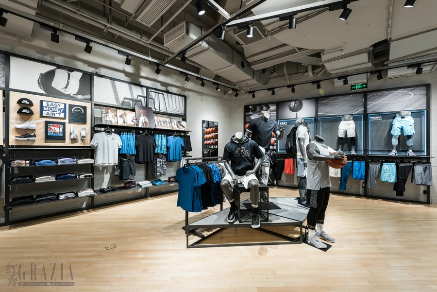 静安大融城耐克,耐克上海静安大宁国际店