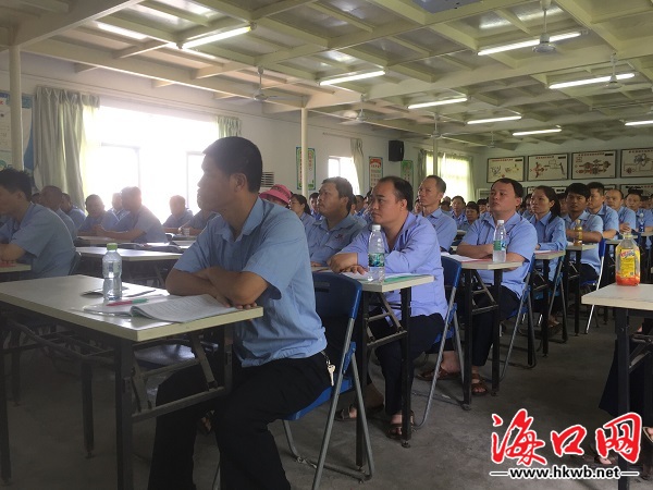 海口开展公交出租“双创”教育培训文明服务树新风