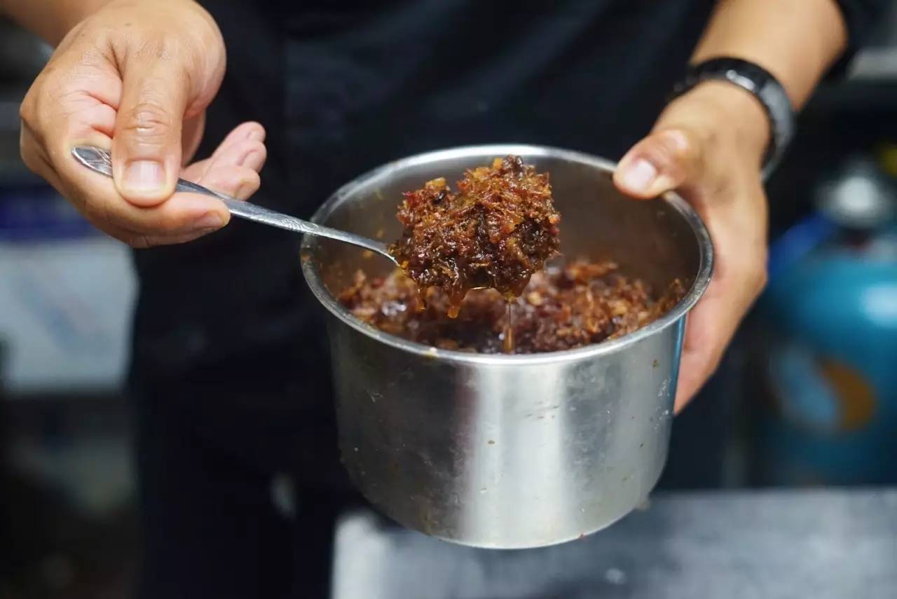 6张桌子，2个包厢，城南这家连导航都搜不到的私房小馆子，却藏着《食神》级别的蛋炒饭……