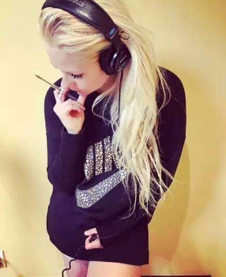 艾薇儿已经不是原来的艾薇儿了 (艾薇儿与现在艾薇儿对比)