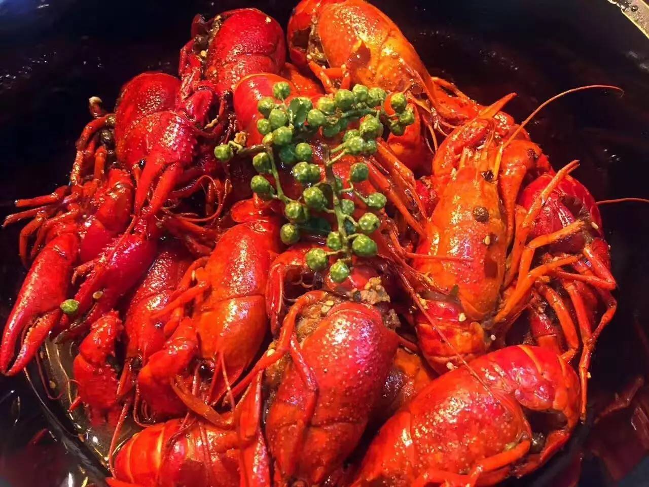 6张桌子，2个包厢，城南这家连导航都搜不到的私房小馆子，却藏着《食神》级别的蛋炒饭……