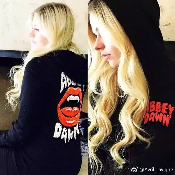 艾薇儿已经不是原来的艾薇儿了 (艾薇儿与现在艾薇儿对比)