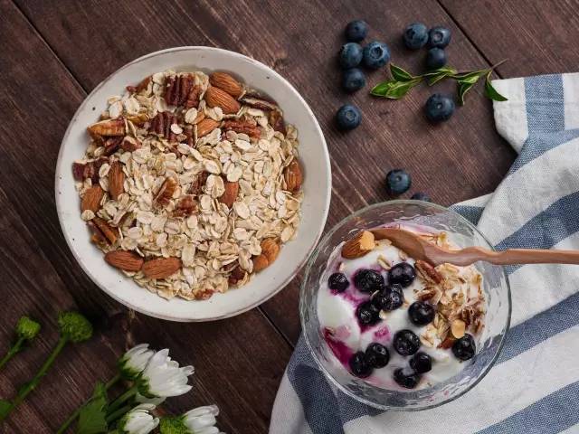 蓝莓冻一冻好吃吗,蓝莓不冻好吃还是冷冻好吃