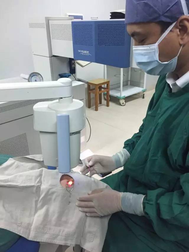 角膜薄怎么摘镜,让近视眼恢复视力的神器