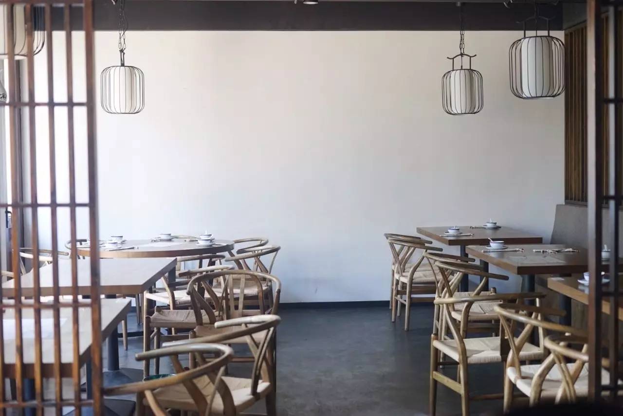 6张桌子，2个包厢，城南这家连导航都搜不到的私房小馆子，却藏着《食神》级别的蛋炒饭……