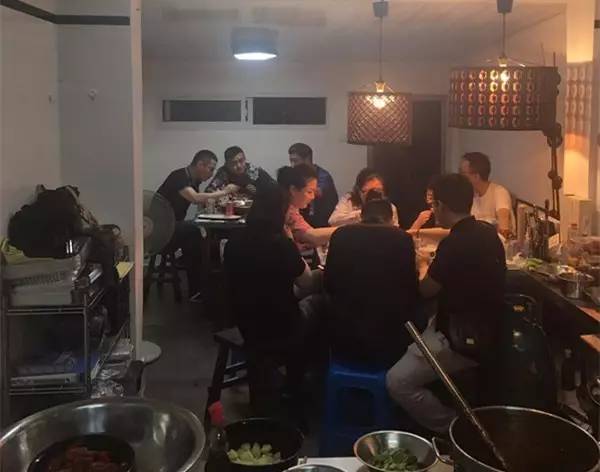 6张桌子，2个包厢，城南这家连导航都搜不到的私房小馆子，却藏着《食神》级别的蛋炒饭……