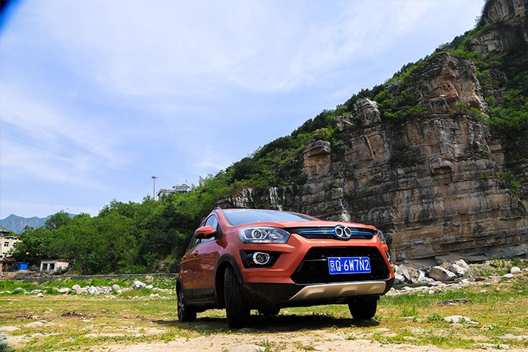 开着奔驰260的视频,开着es200去旅游是什么样的体验