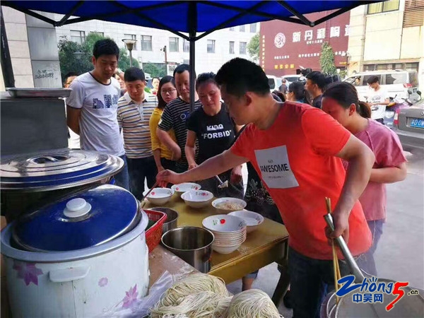 一碗汤面半杯销魂酒,一城一碗面图片