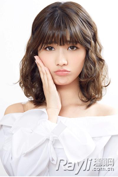 十块钱粉底用出几百块效果加支抗氧精华就OK