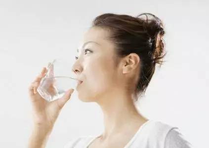 口腔溃疡疼得要死的瞬间,口腔溃疡反反复复治疗的小妙招