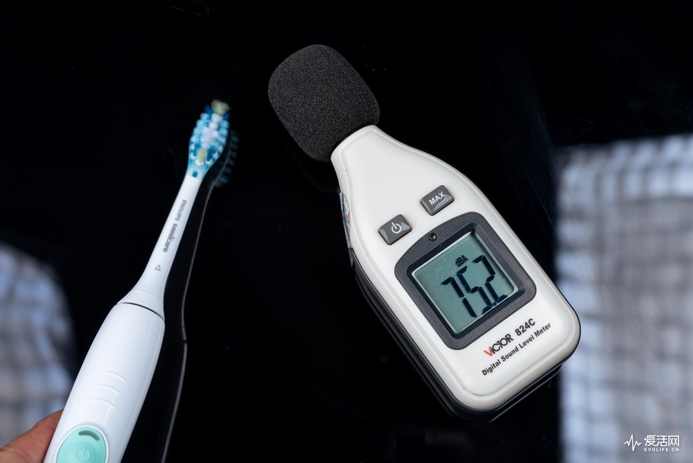 飞利浦和欧乐b电动牙刷哪个好,欧乐b与飞利浦电动牙刷哪个好