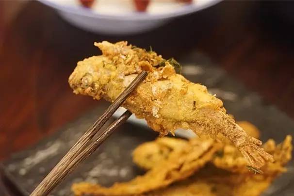 6张桌子，2个包厢，城南这家连导航都搜不到的私房小馆子，却藏着《食神》级别的蛋炒饭……