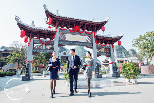 仲夏五月青航佳人伴你泛舟漓江上