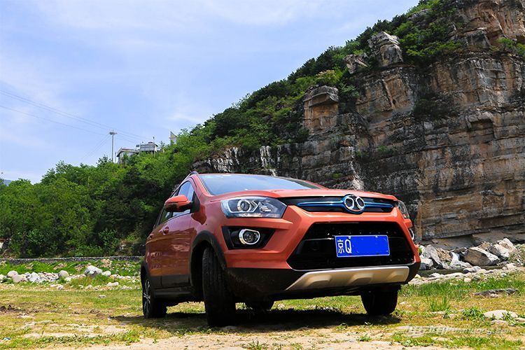 开着奔驰260的视频,开着es200去旅游是什么样的体验