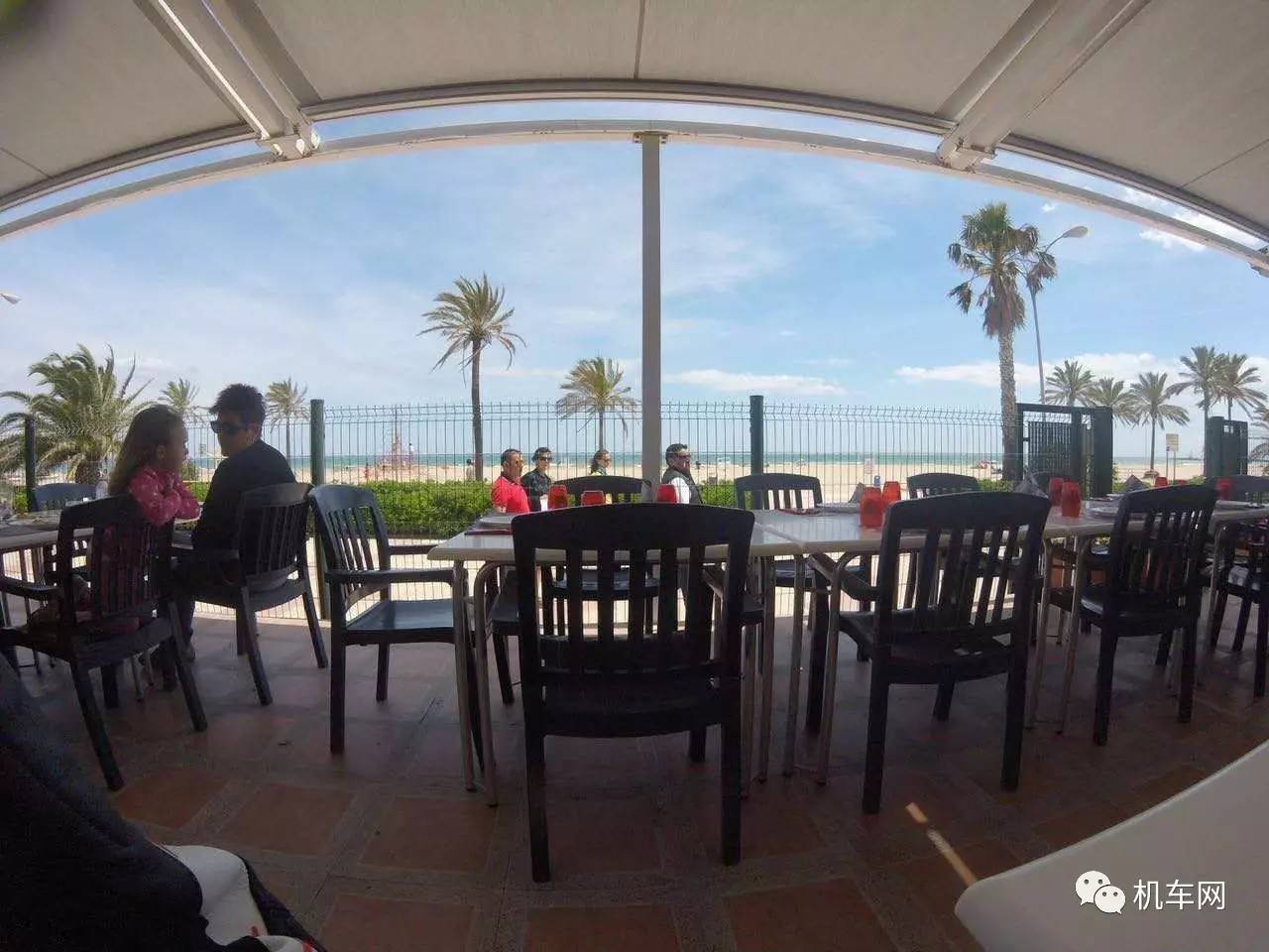 摩托车主题餐厅,这样的餐厅风扇灯你想拥有吗