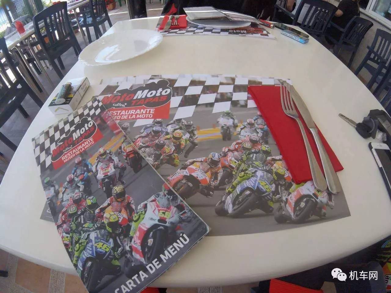 摩托车主题餐厅,这样的餐厅风扇灯你想拥有吗