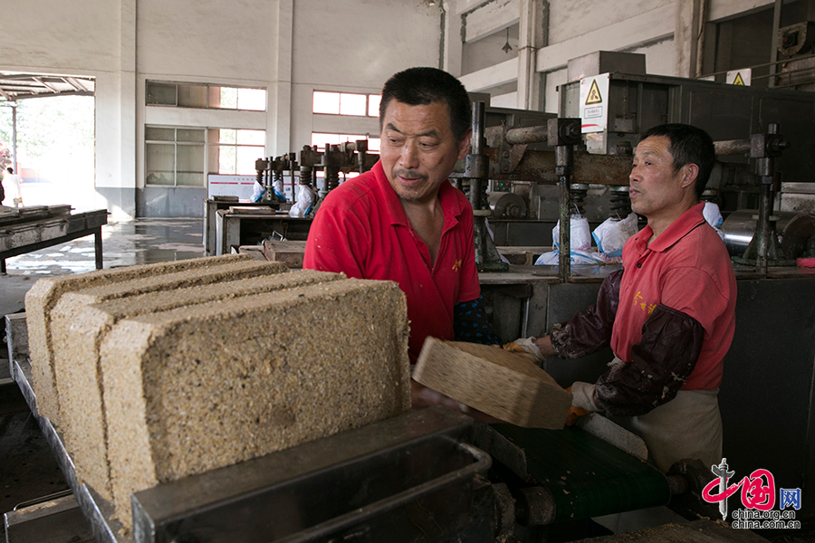 中国酿酒大师吴建峰,吴建峰获“中国酿酒大师”称号