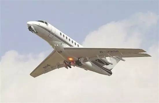 福建这5位富豪都是买私人飞机上下班!每架值上亿!看完只能45°仰望……