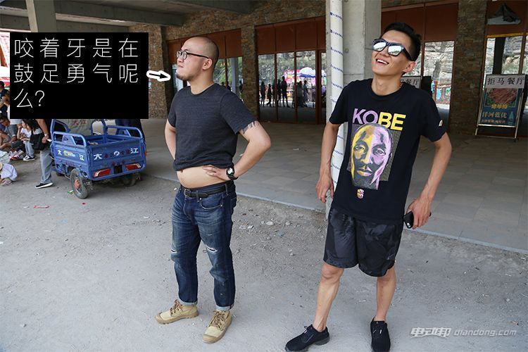 开着奔驰260的视频,开着es200去旅游是什么样的体验