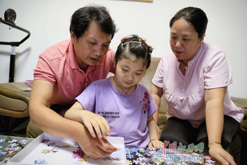 “爱心伯伯”吴平芳折翼天使的守护神