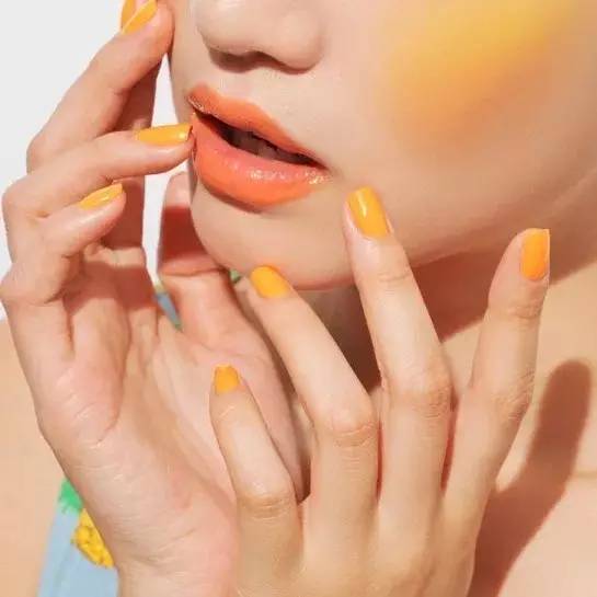 作为一个温柔的姑娘，每天却想给你点颜色瞧瞧