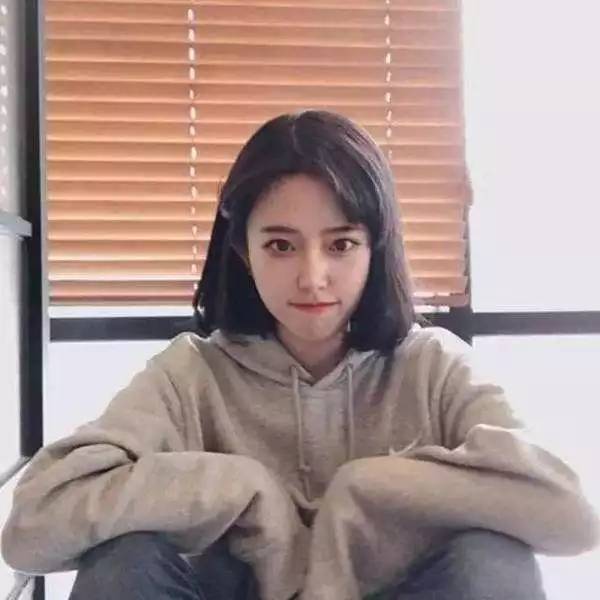 发际线低的女生适合什么发型,45岁女人发际线低适合什么发型