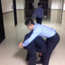 我只注意到后面的亮点了,哈哈