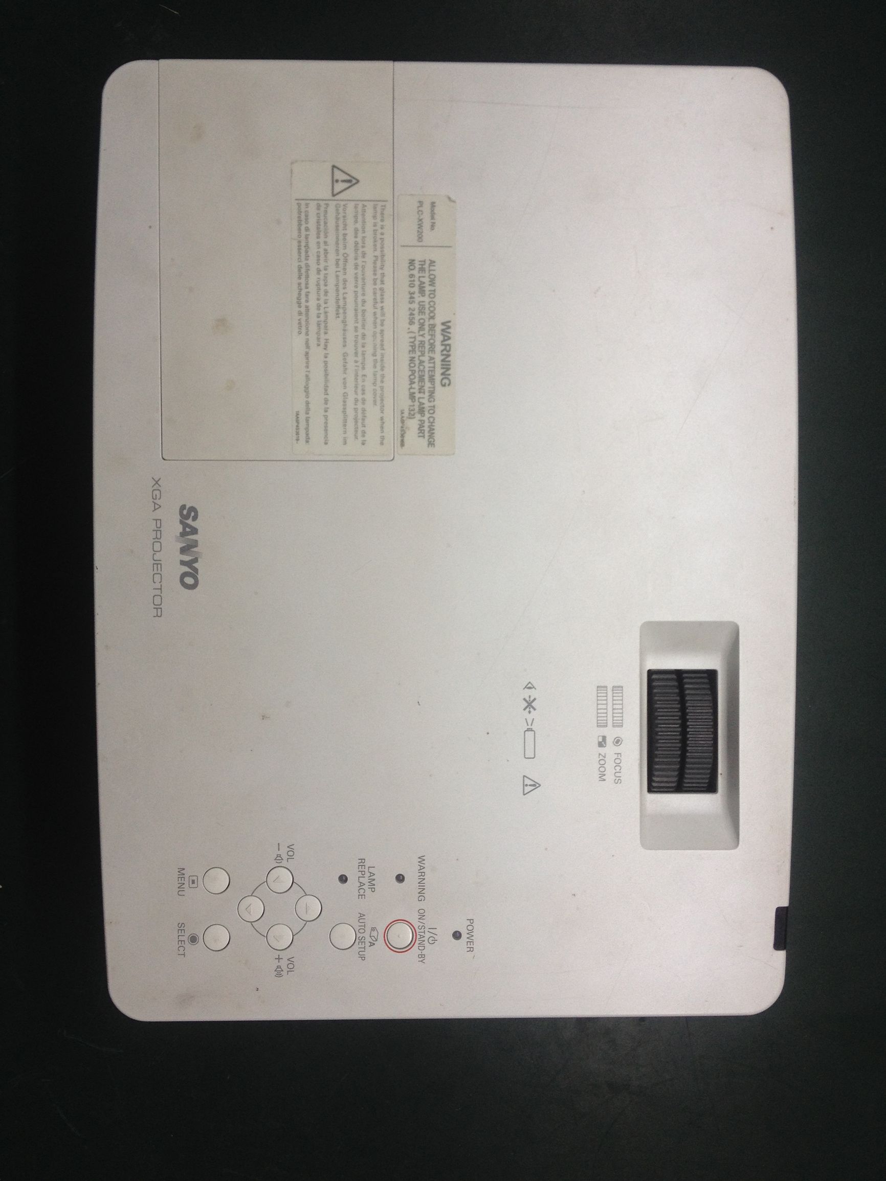 三洋plc-xm1500c投影仪换灯泡,三洋投影机灯泡更换方法