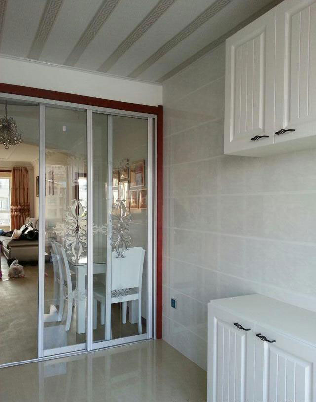 昆明未名城现代简约装修,打开衣柜吓了一跳,竟然藏了个卫生间!