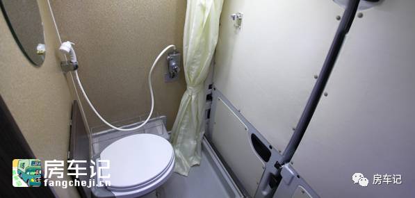 德兴东风御风短轴房车配置表,最便宜的大通短轴自动挡房车