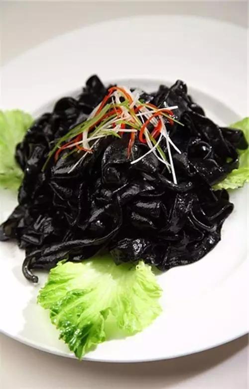 这个空降厨师，为何工资高过港厨？