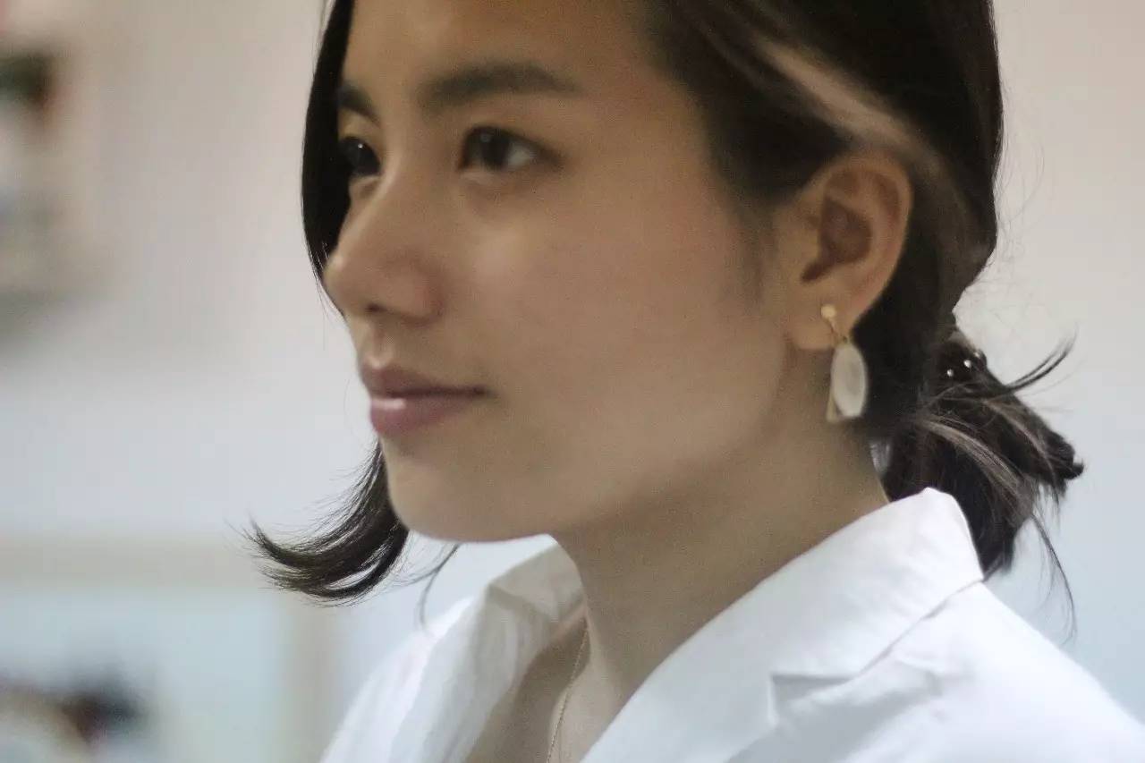 阿玛尼新款长效持久遮瑕粉底液,阿玛尼造型紧颜粉底液测评