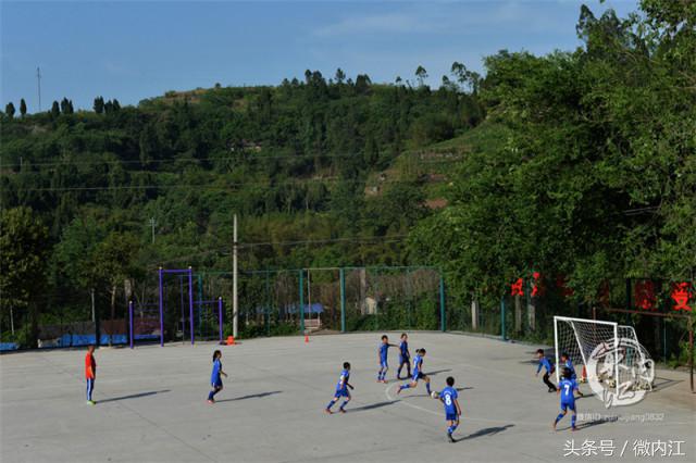 山里娃娃的足球梦原版,大山孩子足球梦