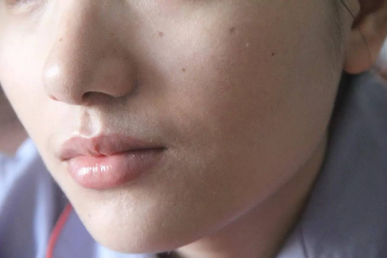 阿玛尼新款长效持久遮瑕粉底液,阿玛尼造型紧颜粉底液测评