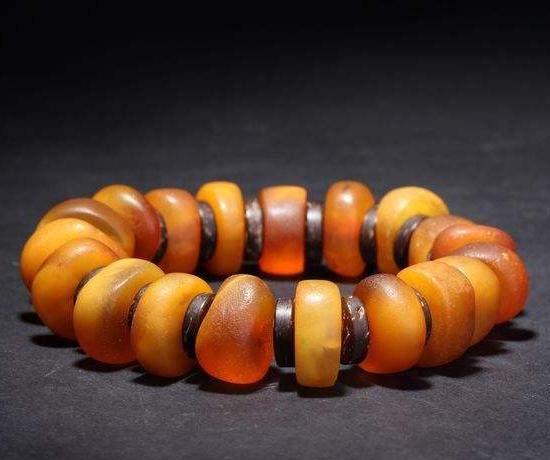 为什么老蜜蜡孔道比较大,老蜜蜡为什么有的孔磨损很厉害